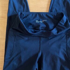 Under Armor leggings w/side pockets (SZ M)